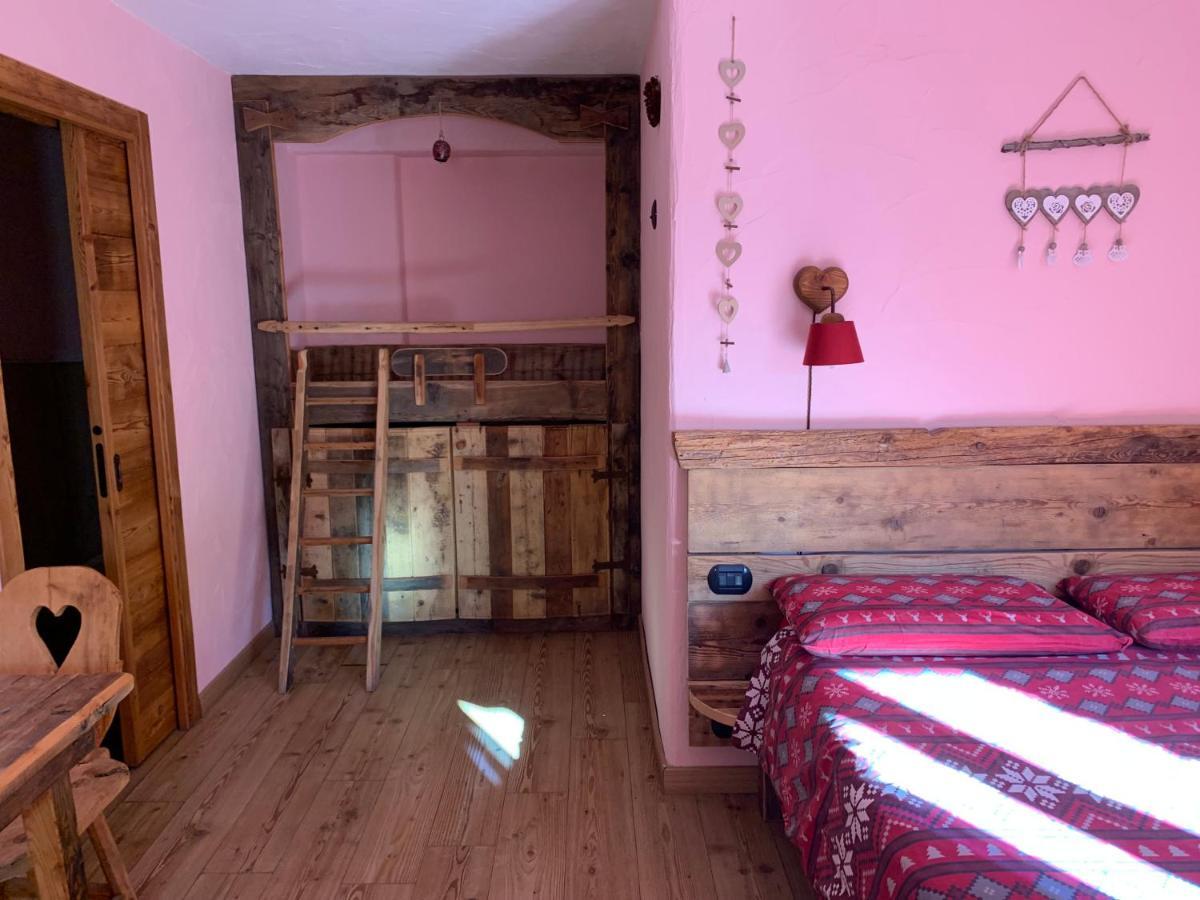 La Ferme Du Grand Paradis Cogne Szoba fotó