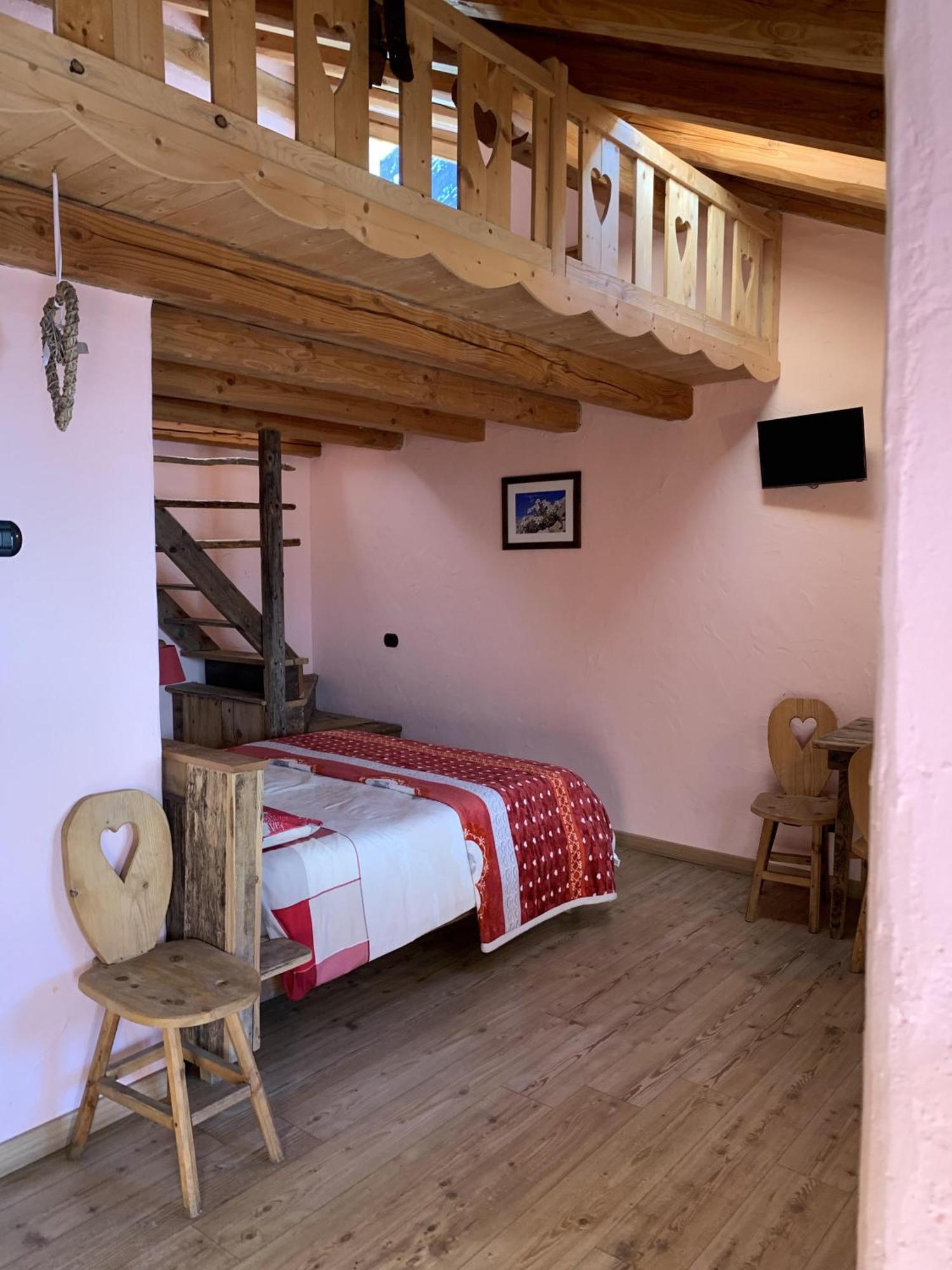 La Ferme Du Grand Paradis Cogne Szoba fotó